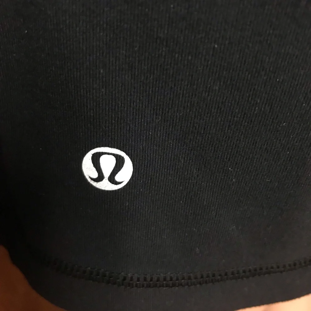 Lululemon Women"s Knock Out Short Black Microstripe Yoga- Size None - Picture 15 of 16